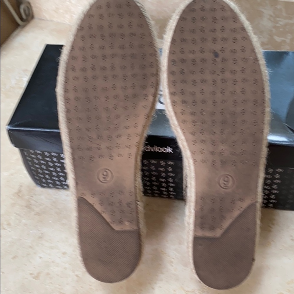 Rose Gold dv shoes size 9 - Picture 4 of 4